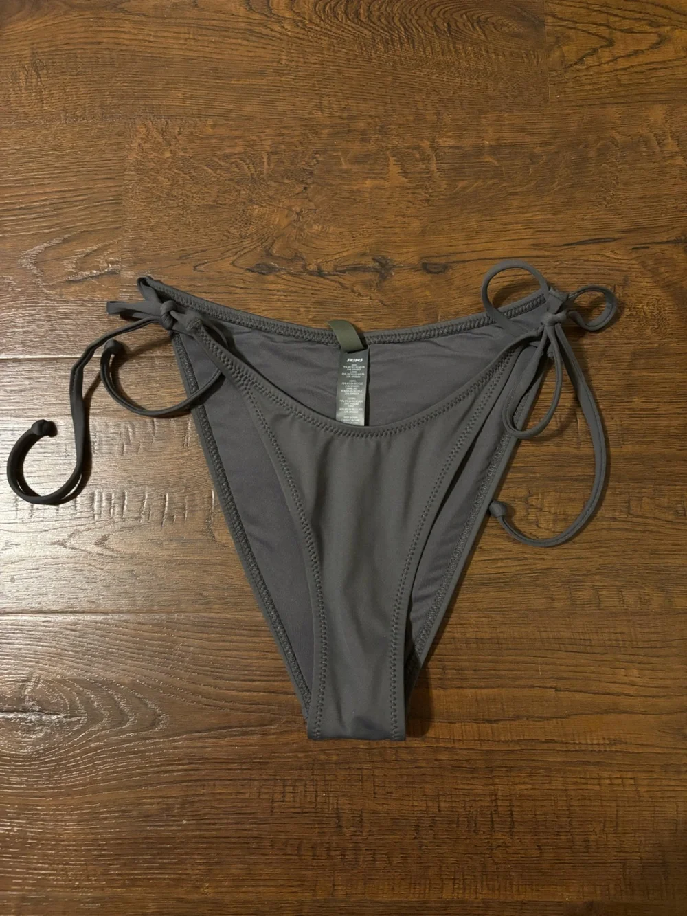 SKIMS SWIM DIPPY TIE ADJUSTABLE STRING BIKINI BOTTOM GUNMETAL GRAY